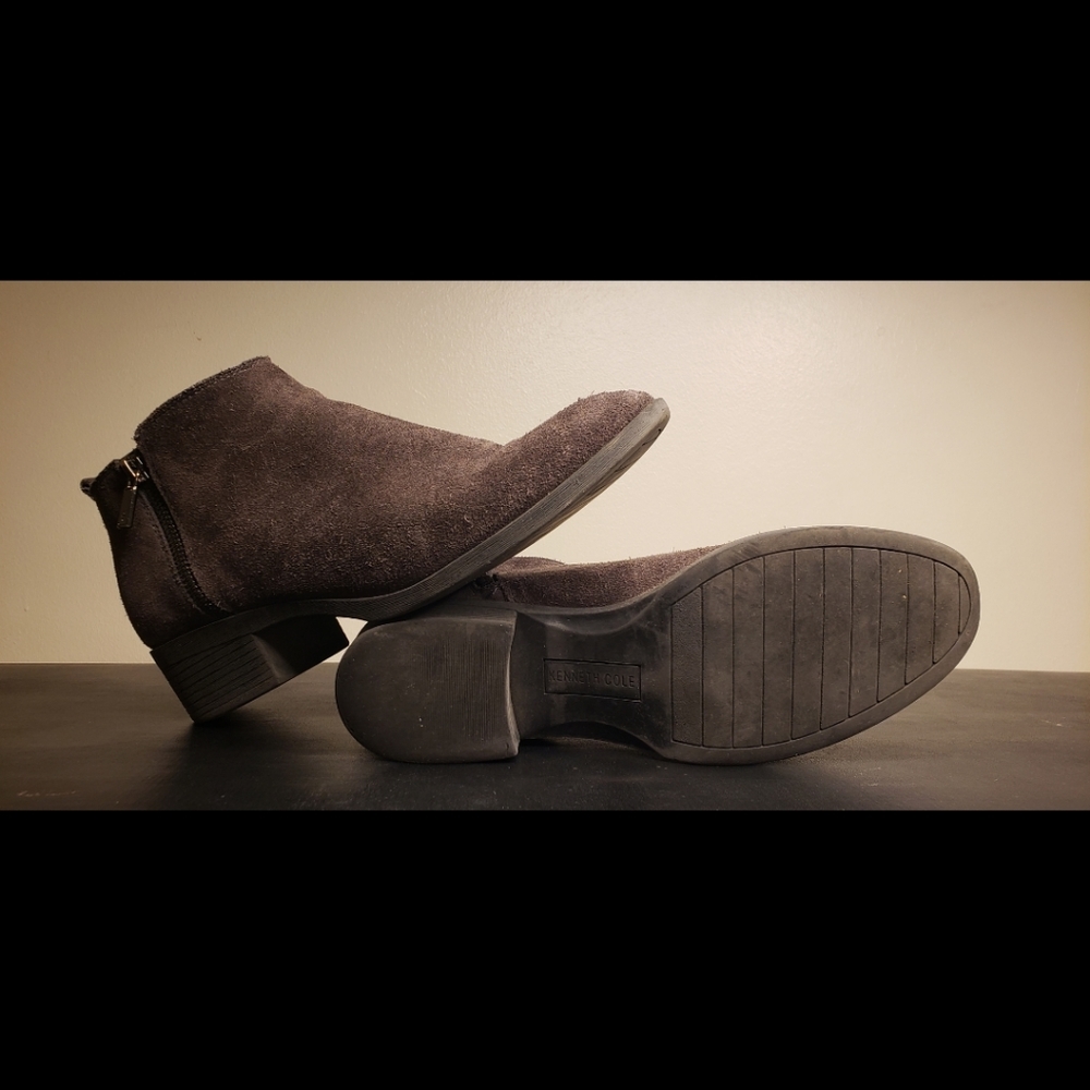Kenneth Cole REACTION Grey Suede Booties Sz. 9